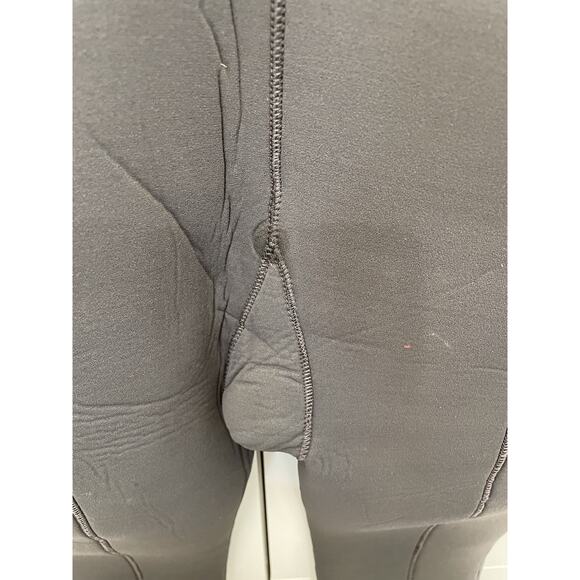 U.S. Divers Gray Sleeveless Wetsuit - Women's Size Medium - Approx 55" long - Picture 9 of 16